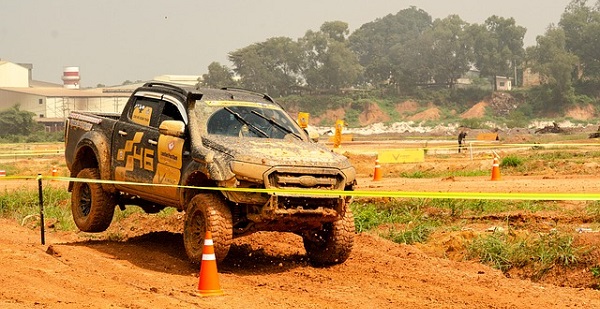 ford truck racing