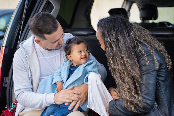 5 Tips for Staying Safe On the Road When Travelling With Kids